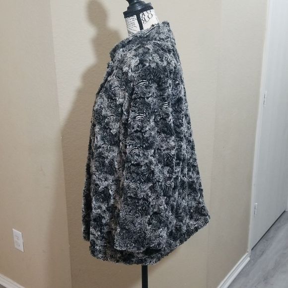 Alfred Dunner faux fur super‎ soft jacket - Picture 2 of 11